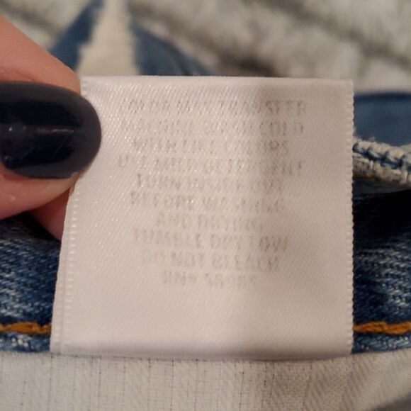 Medium wash hi-rise distressed Carmar jeans size 27 - Picture 4 of 10